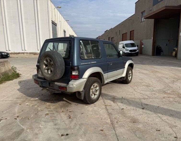 MITSUBISHI MONTERO