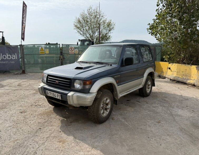 MITSUBISHI MONTERO