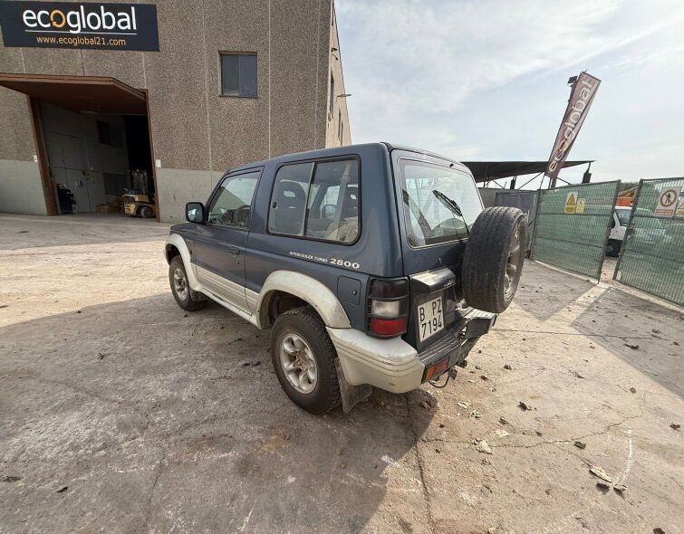 MITSUBISHI MONTERO