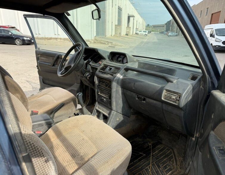 MITSUBISHI MONTERO