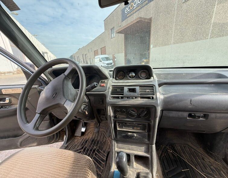 MITSUBISHI MONTERO