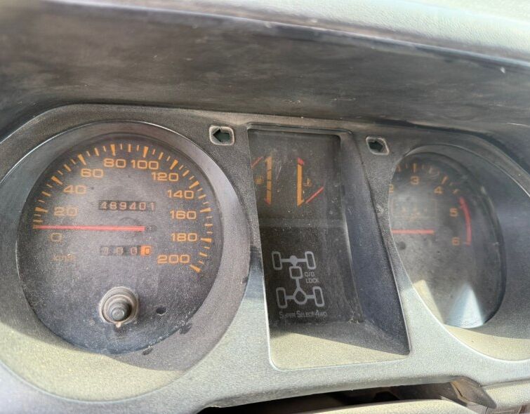 MITSUBISHI MONTERO