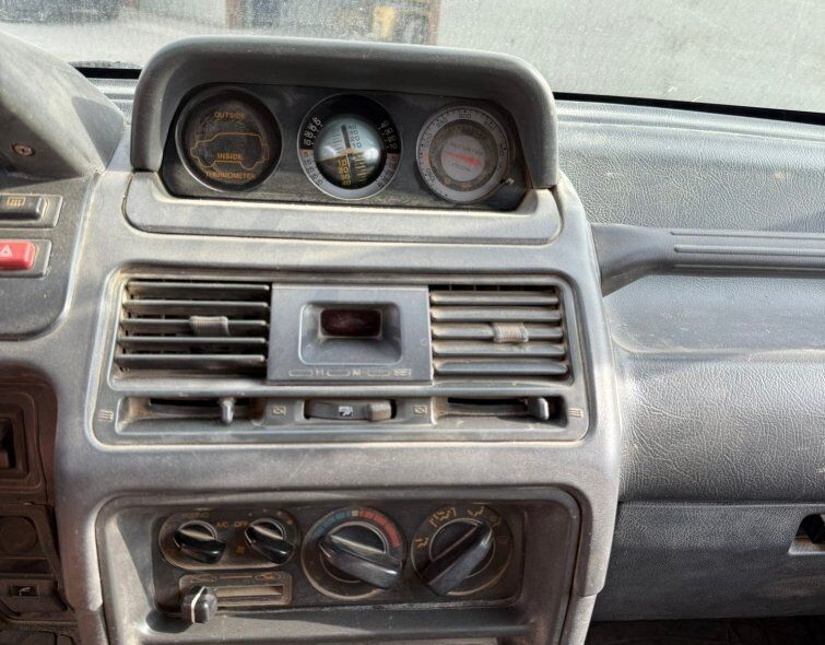 MITSUBISHI MONTERO