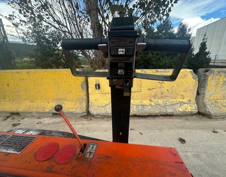 - TRANSPALETTE LINDE