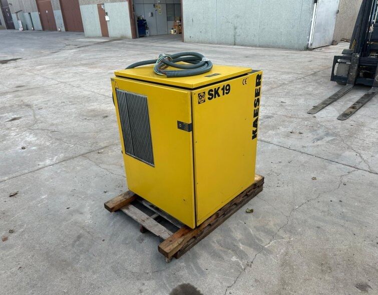- COMPRESSEUR KAESER SK19 AVEC SÉCHEUR