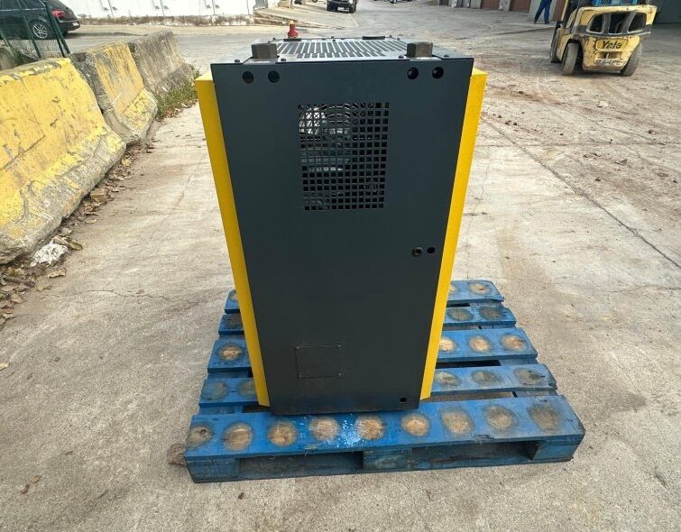 - COMPRESSEUR KAESER SK19 AVEC SÉCHEUR