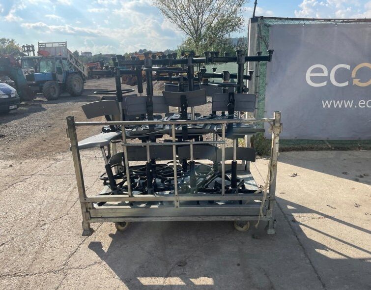 - LOT OF DESK STOOLS