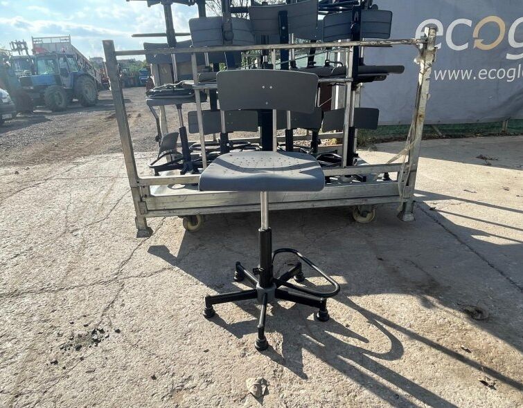 - LOT OF DESK STOOLS