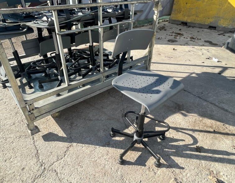 - LOT OF DESK STOOLS