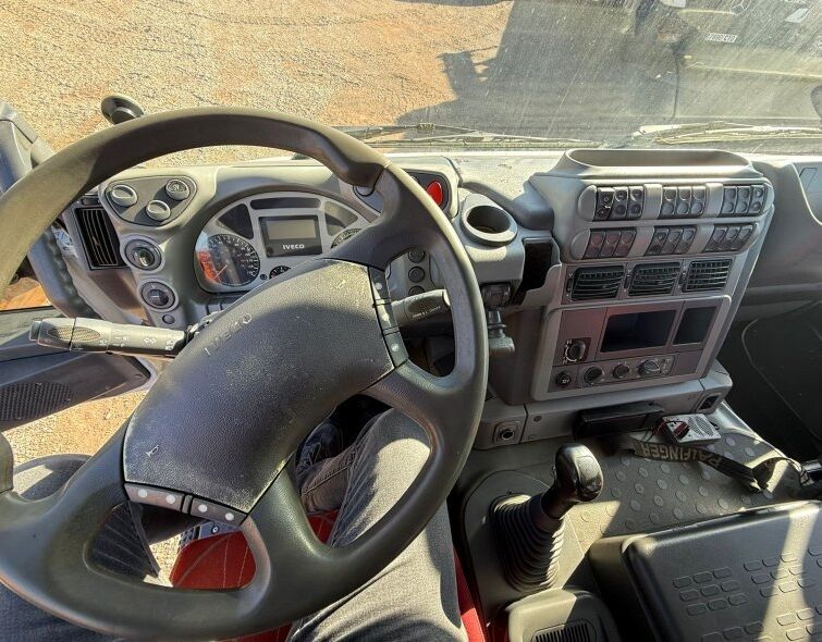 IVECO TRAKKER 380**GRUA/VOLQUETE***