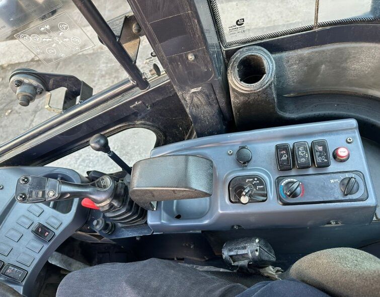 KUBOTA R065***LOADER WHEEL**