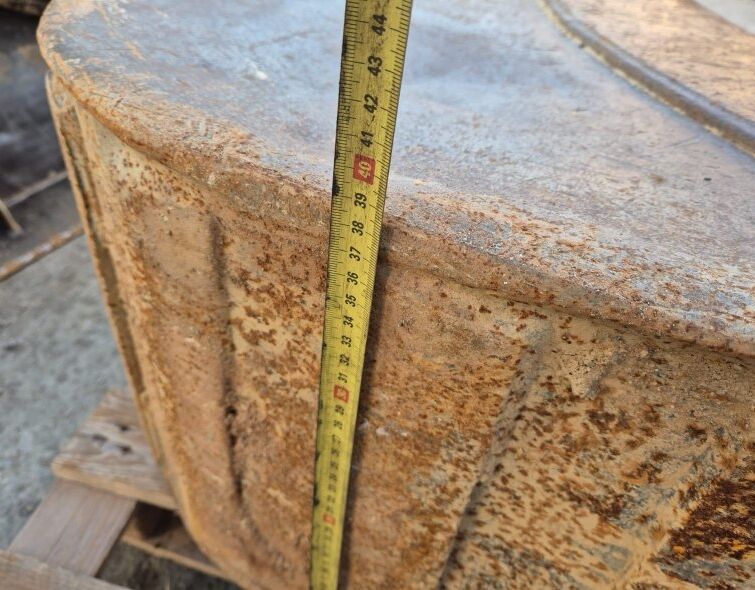 NEW HOLLAND LB110B TC