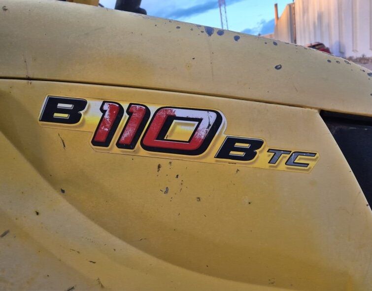 NEW HOLLAND LB110B TC