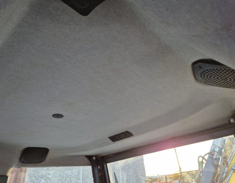 NEW HOLLAND LB110B TC