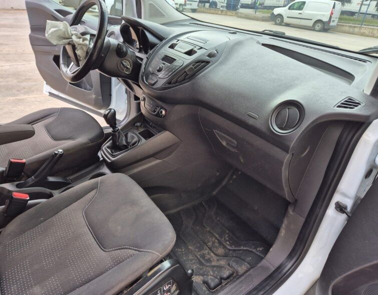 FORD  TRANSIT COURIER