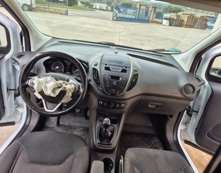 FORD  TRANSIT COURIER