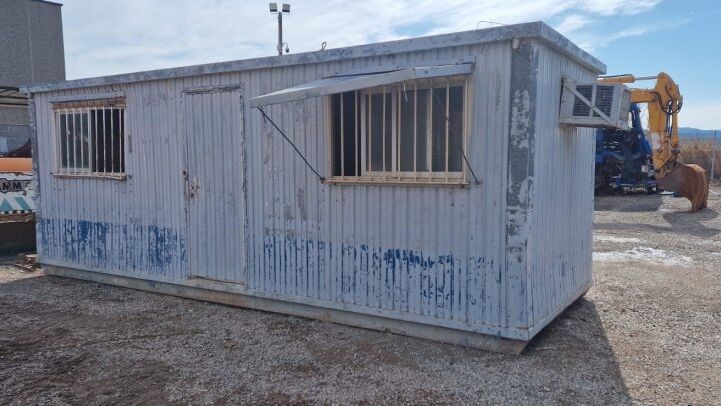 - CASETA DE OBRA