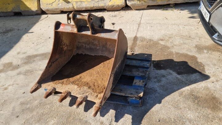 -  IDEAL BUCKET FOR NEW HOLLAND