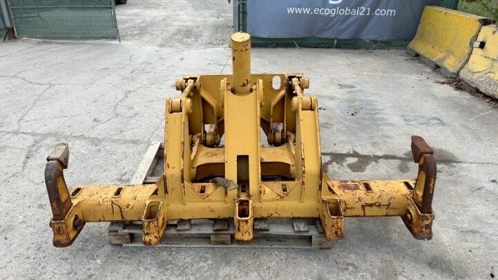 - AUFREISSER FÜR CATERPILLAR MOTOR GRADER