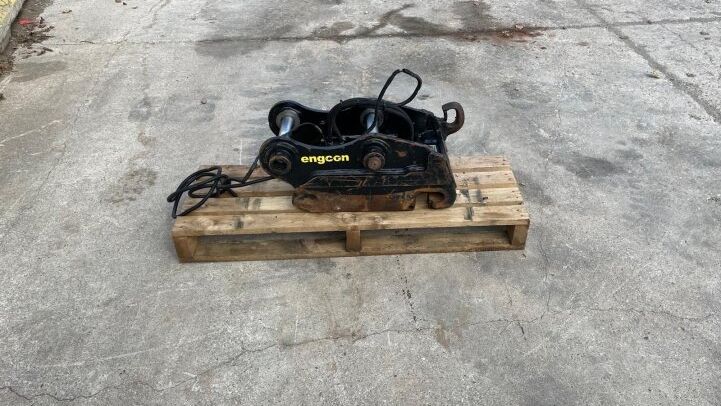 - ENGCON QS45 HYDRAULIC HITCH