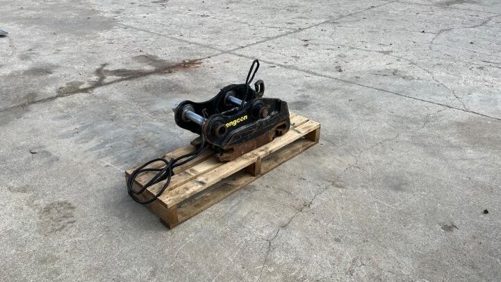 - ENGCON QS45 HYDRAULIC HITCH