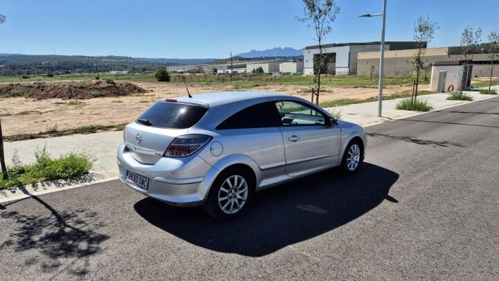 OPEL ASTRA GTC 1.6 