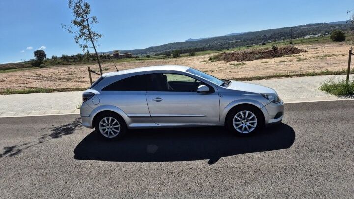 OPEL ASTRA GTC 1.6 