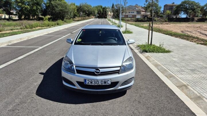 OPEL ASTRA GTC 1.6 