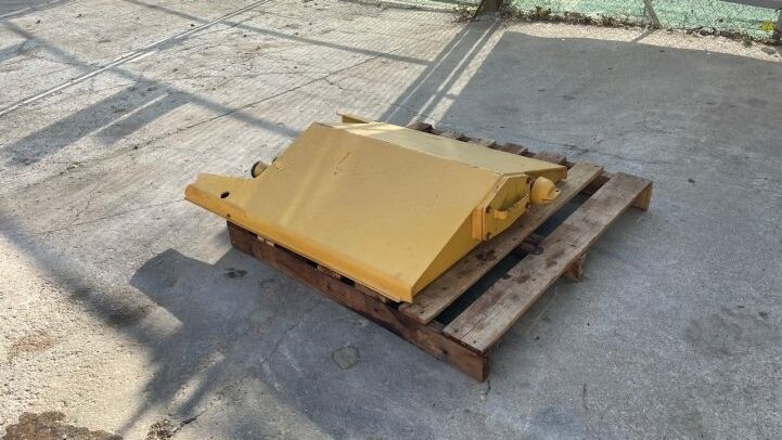 - HYDRAULIC TANK FOR MOTOR GRADER