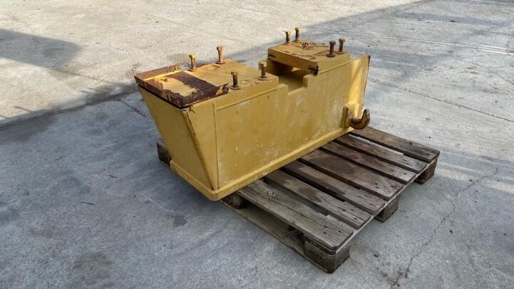 - CAT MOTOR GRADER GEGENGEWICHT