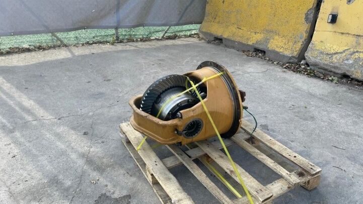 - CATERPILLAR COMPLETE DIFFERENTIAL