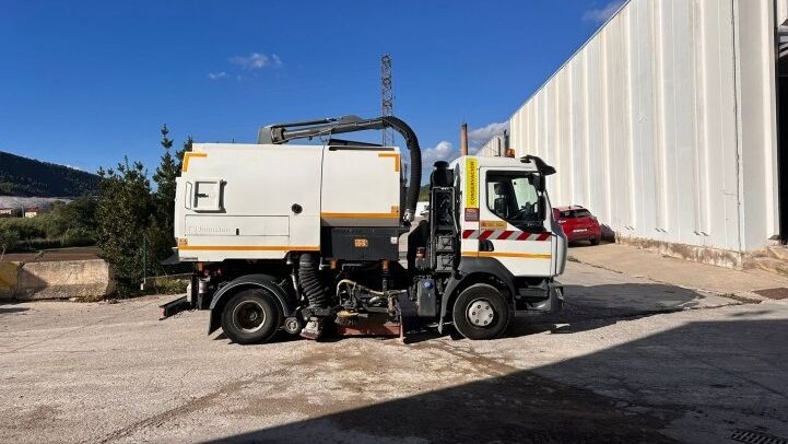 - BUCHER MAXPOWA V50 SWEEPER TRUCK