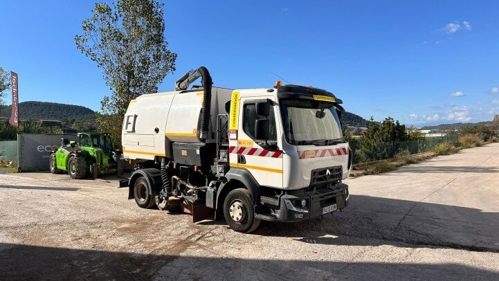 - BUCHER MAXPOWA V50 SWEEPER TRUCK