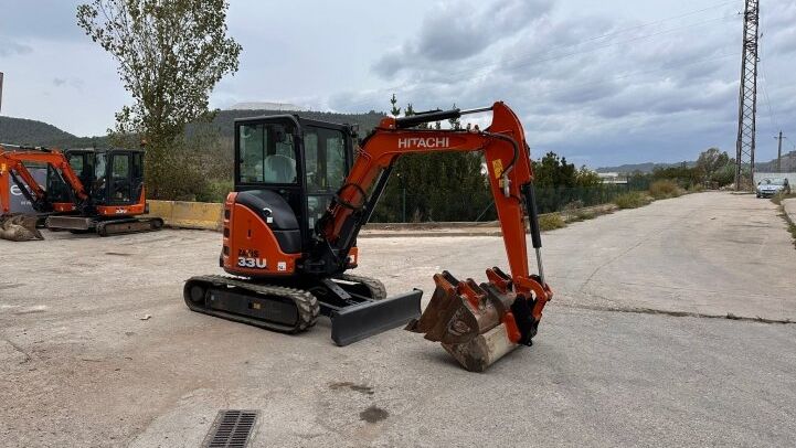 HITACHI  ZX33U-6 CLR***IMPECABLE***