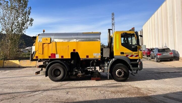 IVECO BUCHER CITYFANT 60 KEHRMASCHINE