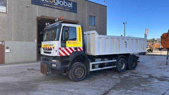 IVECO  TRAKKER 410 6x6 BENNEUSE