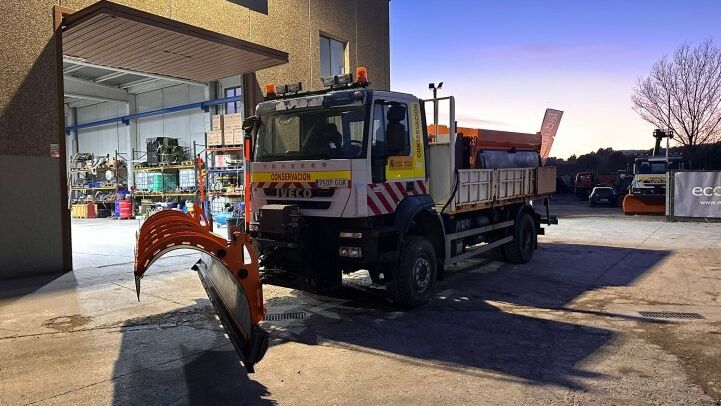 IVECO  TRAKKER 4X4 ***SNOWPLOW***