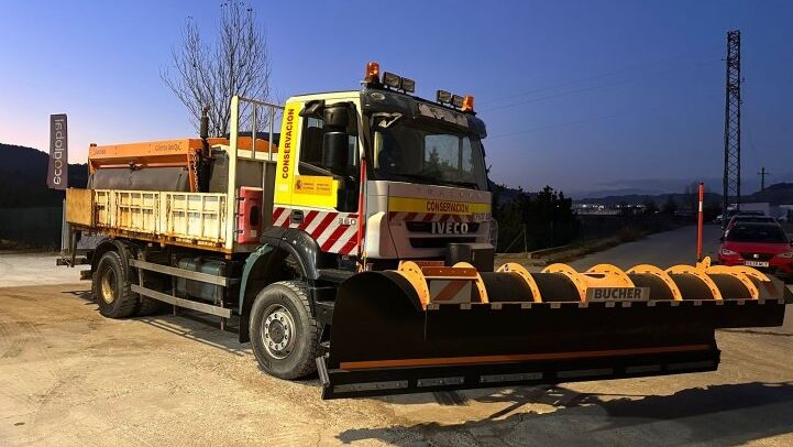 IVECO  TRAKKER 4X4 ***SNOWPLOW***