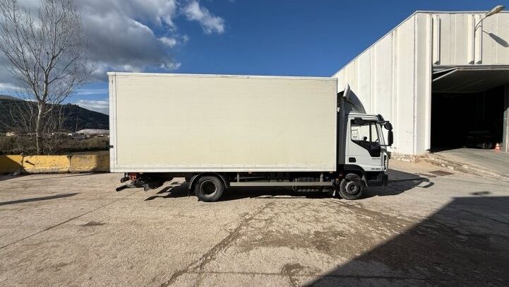 IVECO  FRACHTGEBÜHR 120-250L***GESCHLOSSENE BOX***