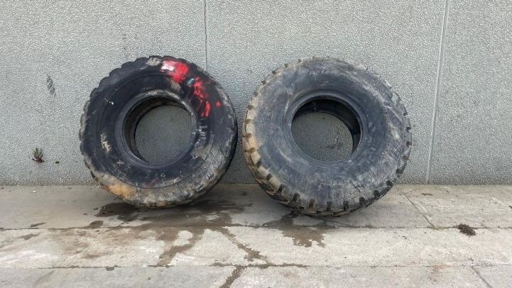 - 20.5R25 TIRE