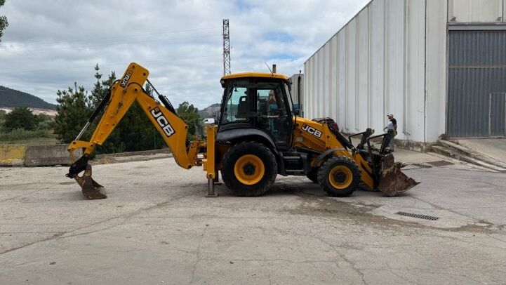 - JCB 3CX MIXED BACKHOE LOADER