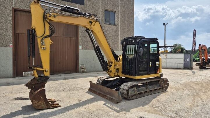 - CAT 308 E2CR MINI EXCAVATOR