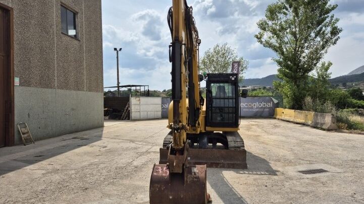 - CAT 308 E2CR MINI EXCAVATOR