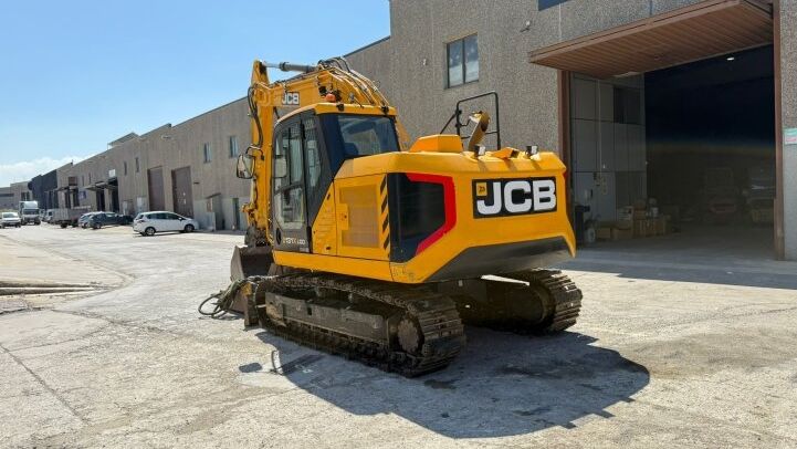 JCB  131X LCD