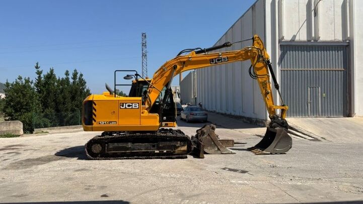 JCB  131X LCD