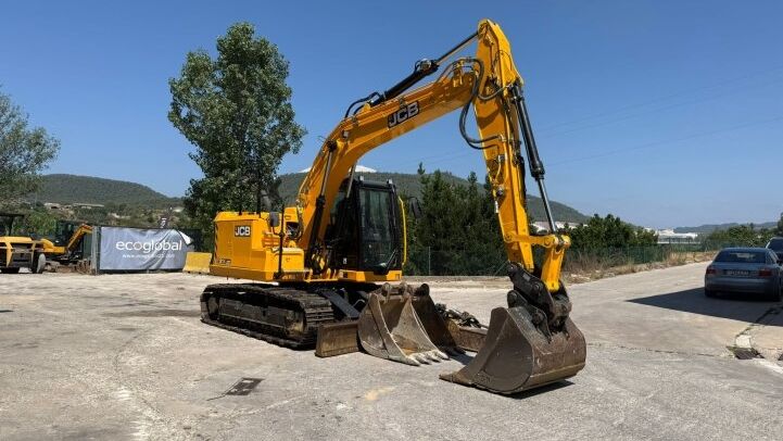 JCB  131X LCD