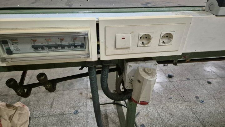 - CONVEYOR BELT