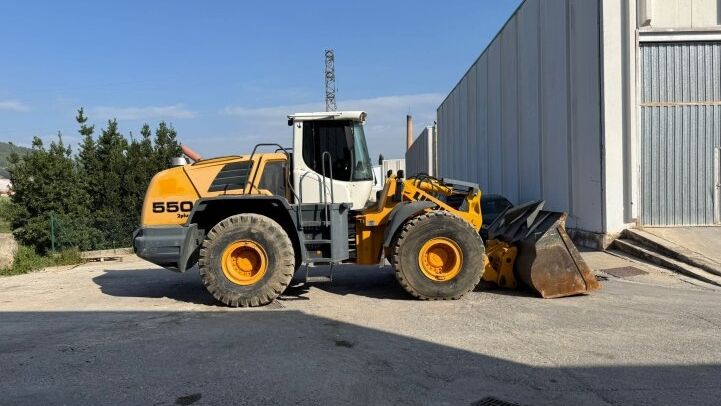 LIEBHERR L550 2PLUS2 ***MATRICULADA***