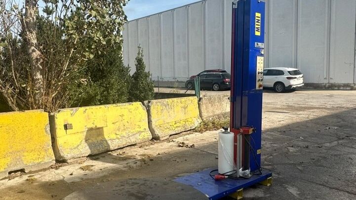 - ENFARDADORA SEMIAUTOMÁTICA PARA PALETS EUROPEOS