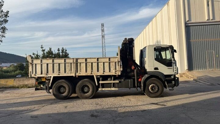 IVECO TRAKKER 380**GRUA/VOLQUETE***
